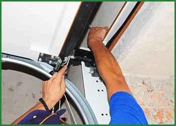 Quality Garage Door Newton, MA 617-958-1257 - garagedoor-spring-repair-t-21-gr-39m